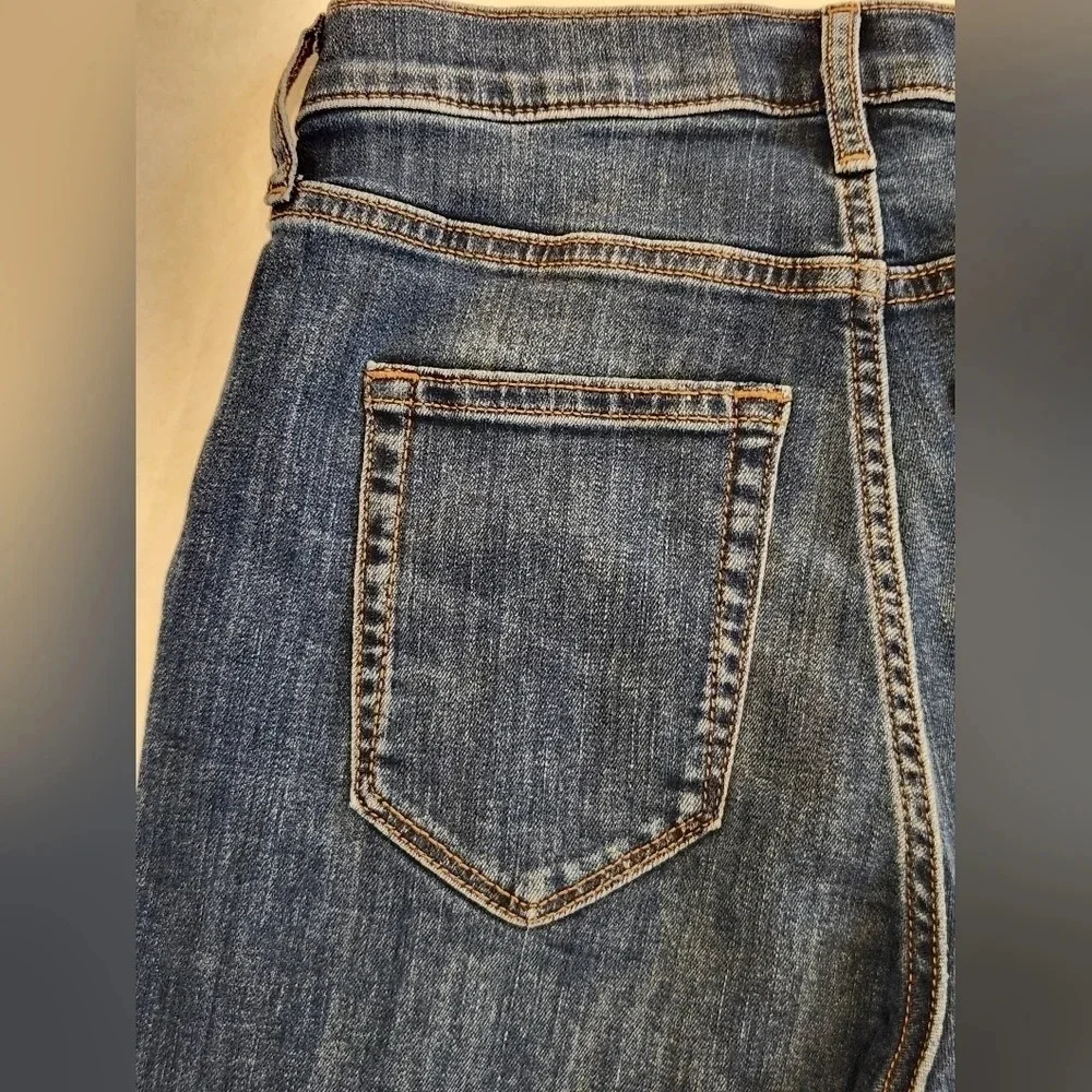 NWT || BANANA REPUBLIC || Bermuda shorts, long, denim, mid rise, extra small